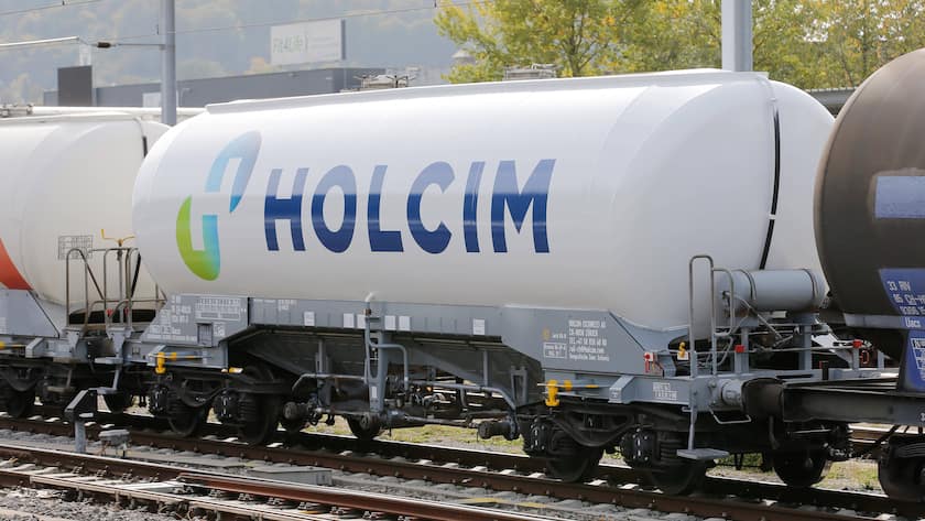 Ein Kesselwagen von Holcim (2023).