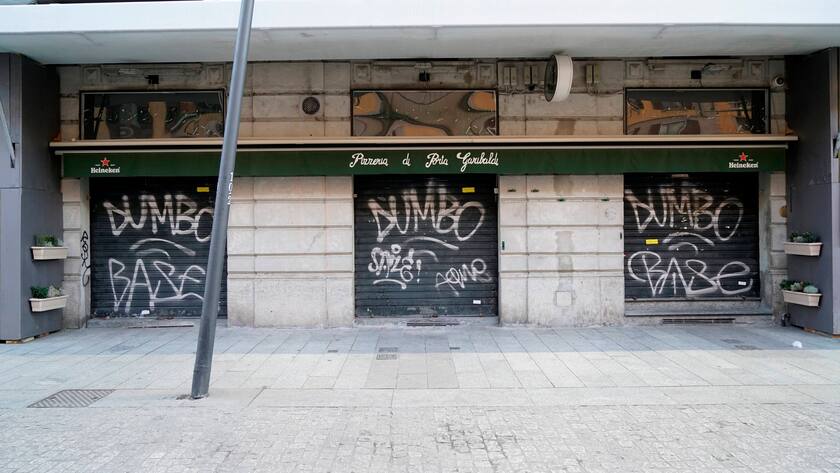 Eine Pizzeria in Mailand hat geschlossen wegen des Coronavirus.