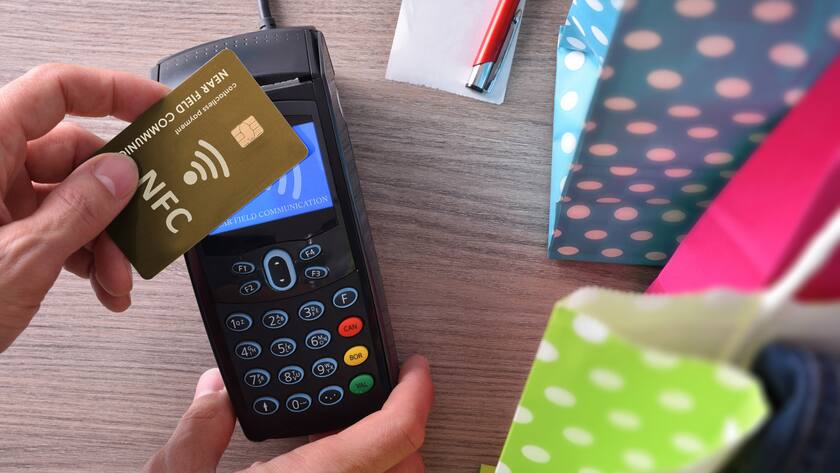 Kontaktloses Zahlen mit der Kreditkarte - NFC macht es möglich.