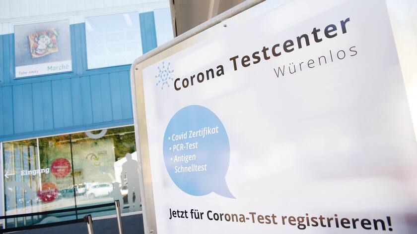Das Corona-Testcenter auf der Autobahnraststätte Würenlos.