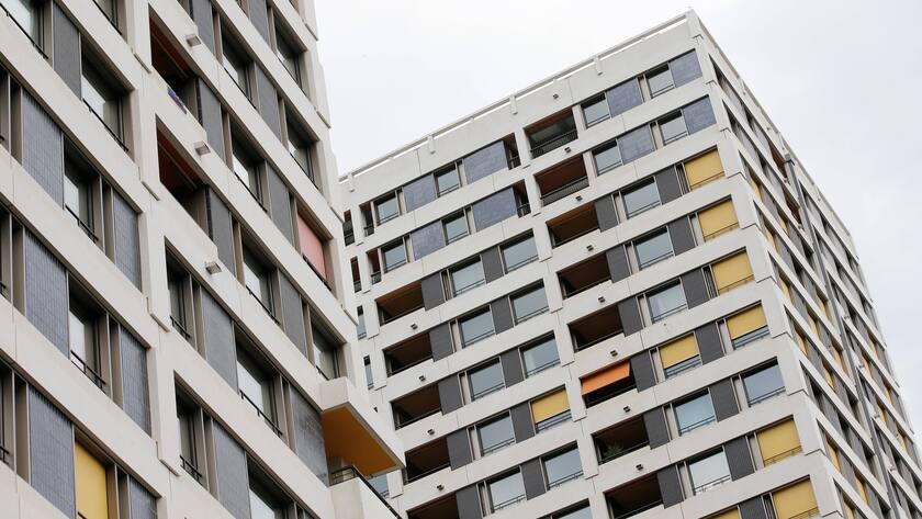 Foto Manuel Geisser 24.08.2021 Zürich : Wohnungsmarkt Hochhaus Neubau *** Photo Manuel Geisser 24 08 2021 Zurich housing market high-rise new building