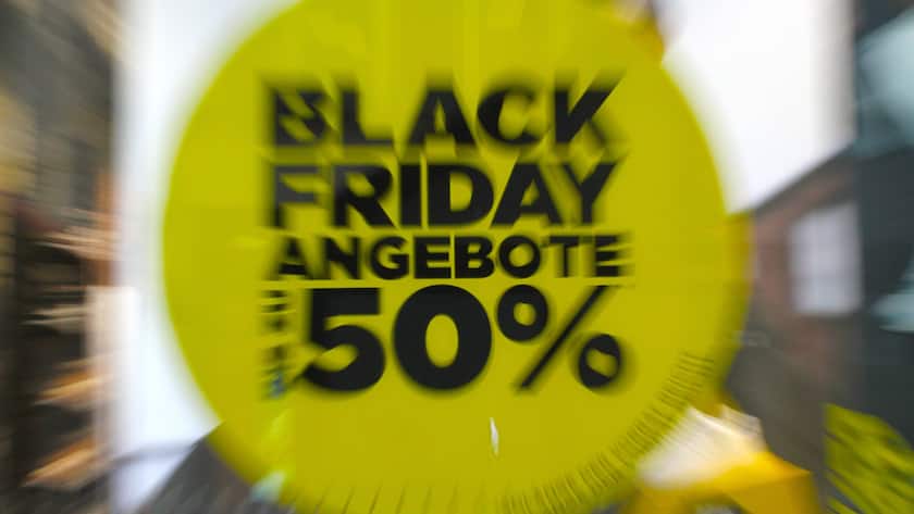 Der Black Friday ist eine Verkaufsveranstaltung des Einzelhandels, die Rabatte in den Fokus stellt und zum Kauf von Produkten animieren soll.