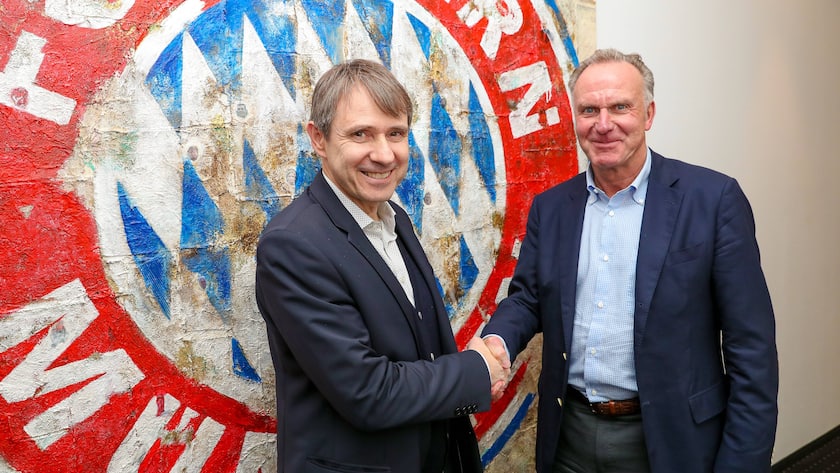 Bernhard Burgener, damaliger Präsident des FC Basel, mit dem Vorstandsvorsitzenden des FC Bayern München, Karl-Heinz Rummenigge, in einer Aufnahme aus dem Jahr 2018.