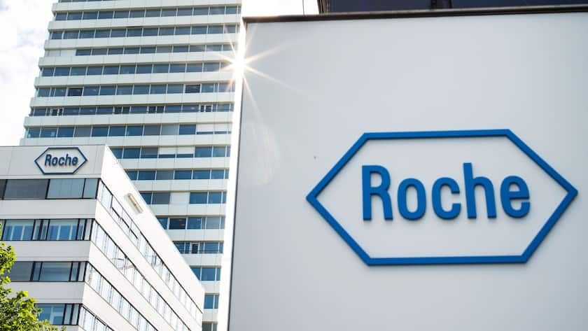 Der Schriftzug vom Pharmakonzern Roche am Hauptsitz in Basel.