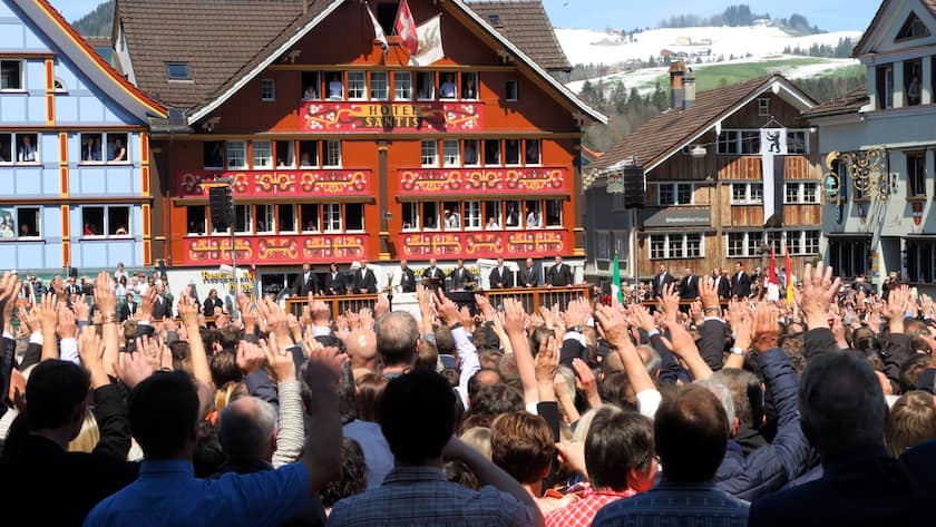 Die Landsgemeinde in Appenzell Innerrhoden ist ein Sinnbild der Schweizer Demokratie.
