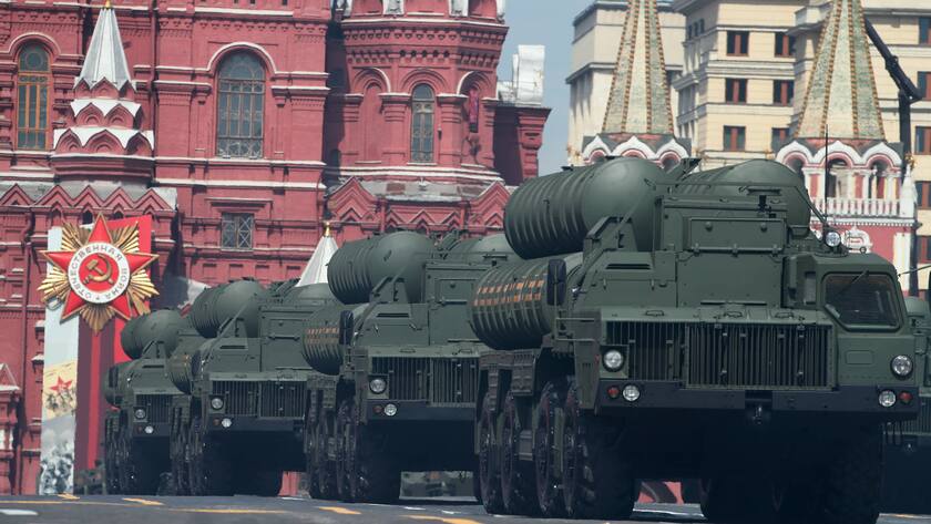 Das russische Raketenabwehrsystem S-400 "Triumph" an einer Parade in Moskau (2023).