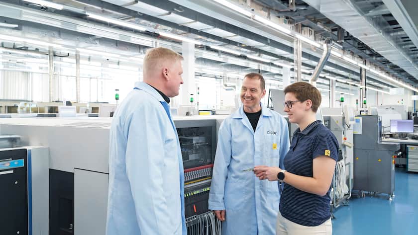 Austausch zwischen Entwicklungs- und Fertigungsingenieuren