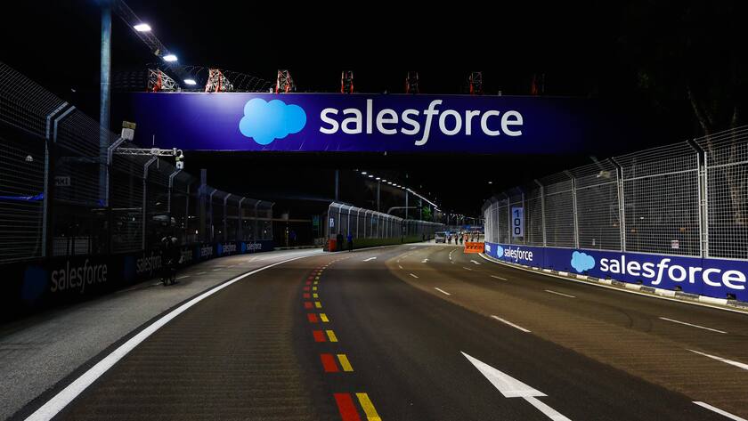 Salesforce-Werbung beim Grossen Preis der Formel 1 in Singapur 2022