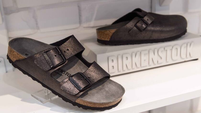 Birkenstock ist ein deutscher Schuhhersteller mit Sitz in Linz am Rhein.