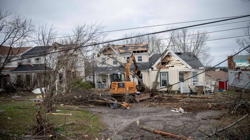 Beschädigte Häuser an der Nesbitt Road, nachdem ein Tornado in der Gegend von Madison in der Nähe von Nashville gewütet hat.