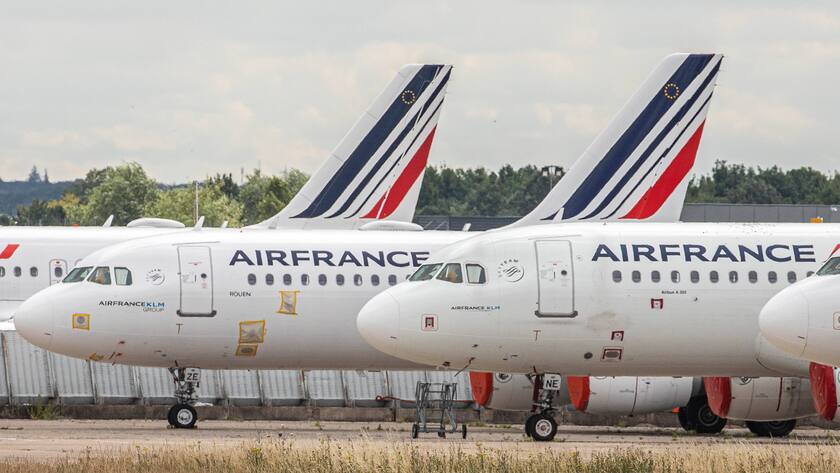 Air France Flugzeuge auf dem Pariser Flughafen Orly.