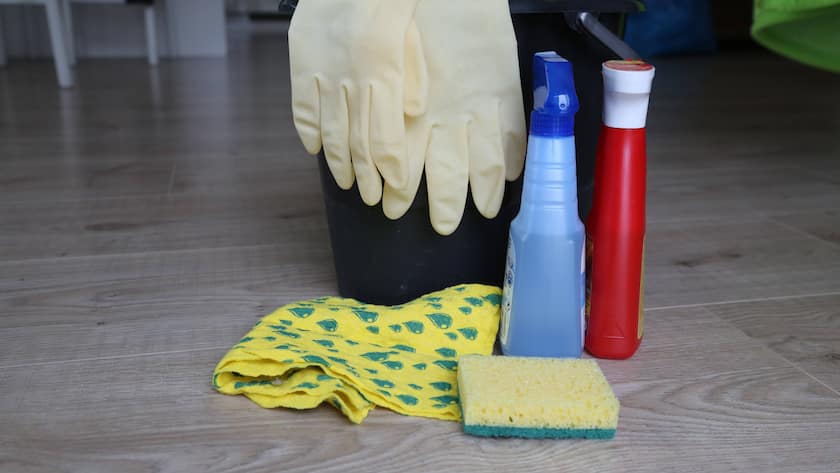 Putzmittel für den Hausputz (Symbolbild)