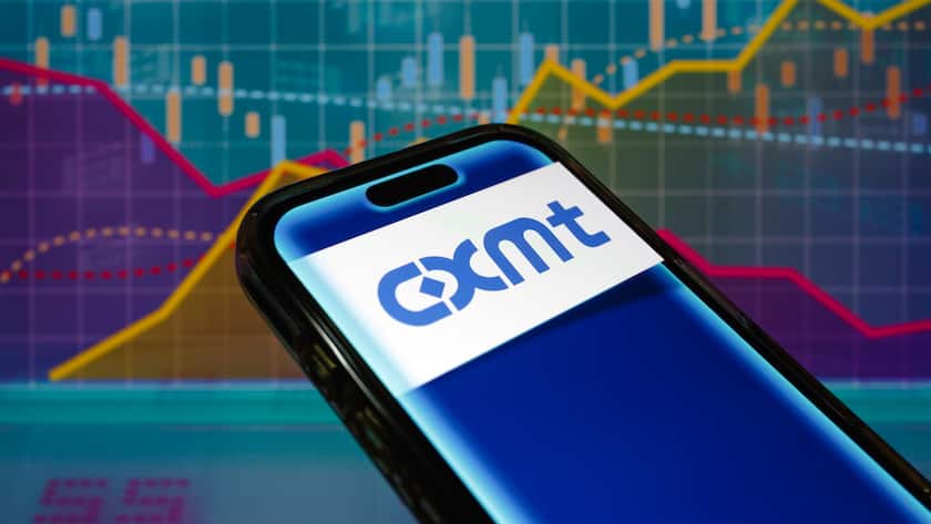 Das Logo von CXMT auf einem Smartphone-Bildschirm.