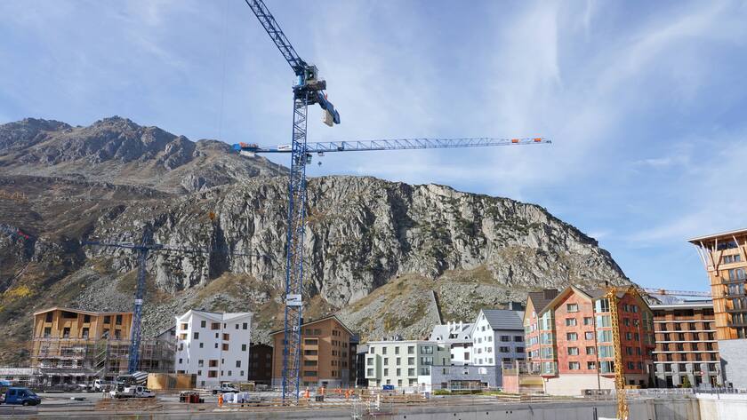 Fertigstellung eines Neubaus in Andermatt (2022).