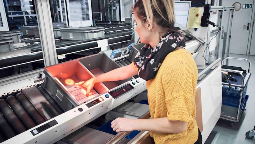 Eine Zur-Rose-Mitarbeiterin am Hauptsitz in Frauenfeld.