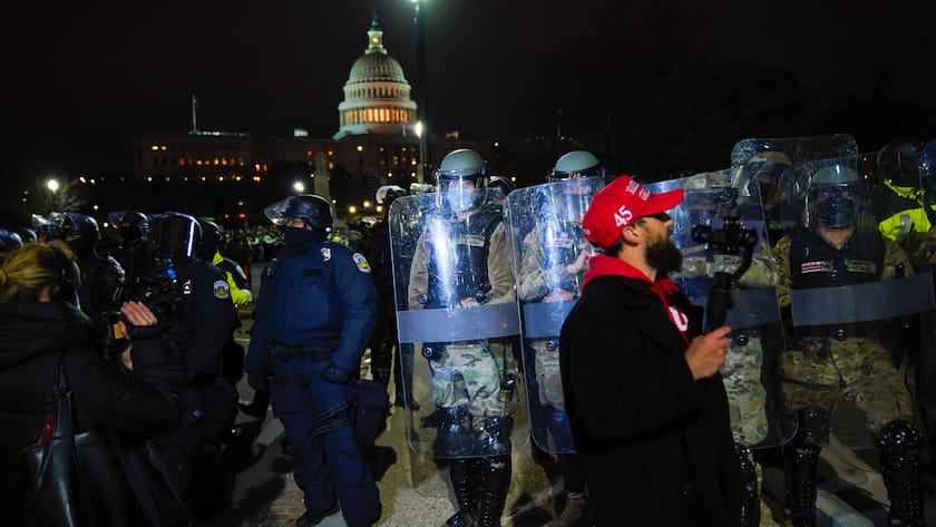 Wütende Anhänger von Donald Trump versuchten das Kapitol in Washington einzunehmen.