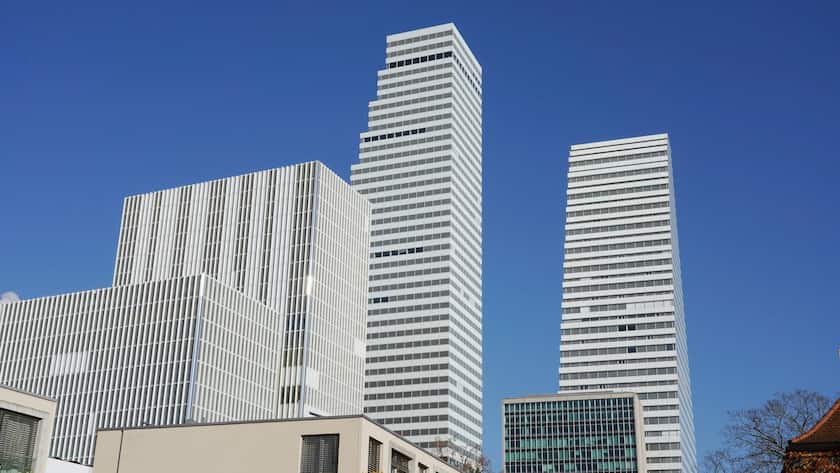 Am Roche-Konzernsitz in Basel.