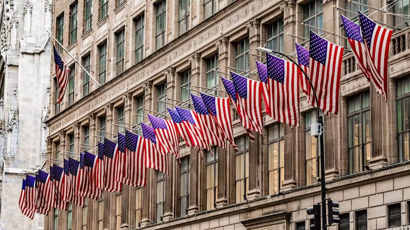 US Flaggen an der Wall Street.