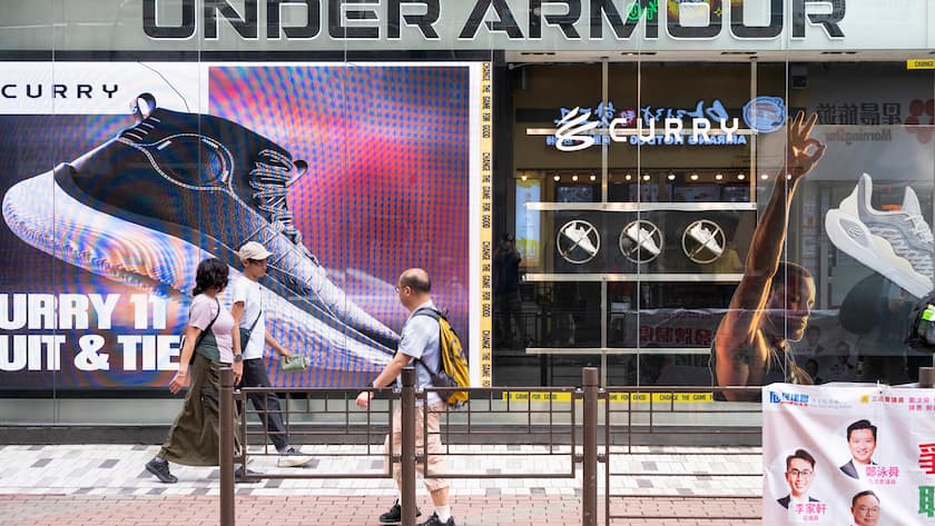 Eine Filiale des US-Amerikanischen Sportausrüsters Under Armour in Hong Kong (15. Mai 2024).