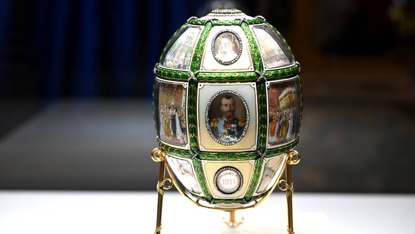 Fabergé ist vor allem für 50 juwelenbesetzte Eier bekannt.