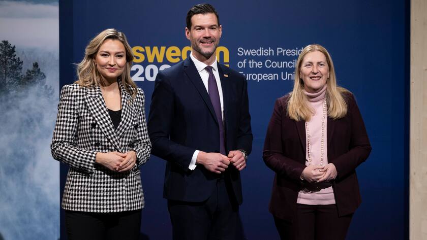 Helene Budliger Artieda, Seco-Direktorin, wird von der Schwedischen Energieministerin und dem Aussenhandelsminister empfangen.