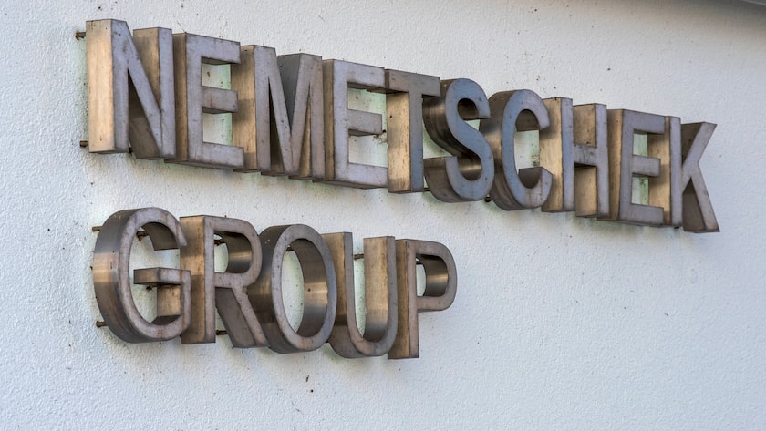 Der Schriftzug von Nemetschek am Firmengebäude in München.