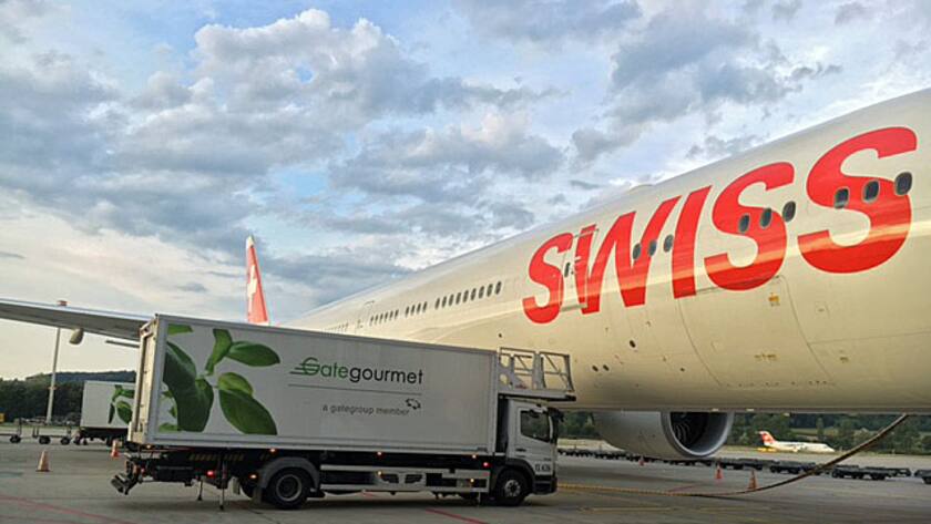 Gategourmet-Catering für eine Swiss-Langstreckenmaschine Boeing 777.