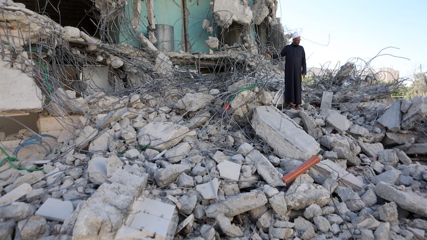 Israelische Besatzungstruppen haben einen Teil eines Wohnhauses in der Stadt Hebron abgerissen (21. Mai 2025).