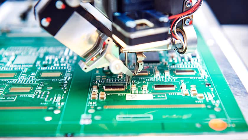 Mikroelektronikbestückung bei Cicor.