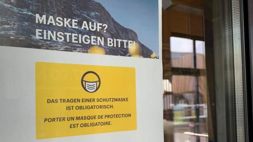 Hinweis auf die Maskenpflicht in den ÖV auf dem Männlichen oberhalb Grindelwald.