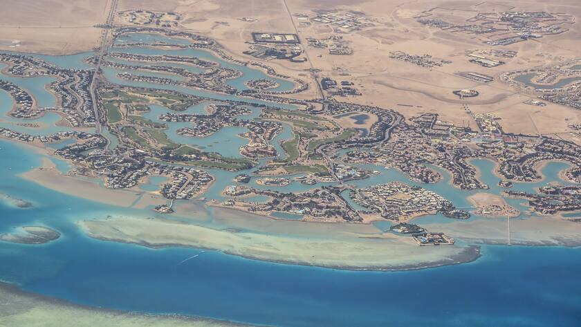 Luftaufnahme einer Tourismusanlage in El Gouna, Ägypten.