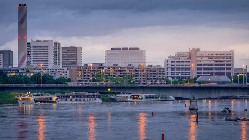 Heizkraftwerk Volta (links) mit Novartis-Werksgelände in Basel.