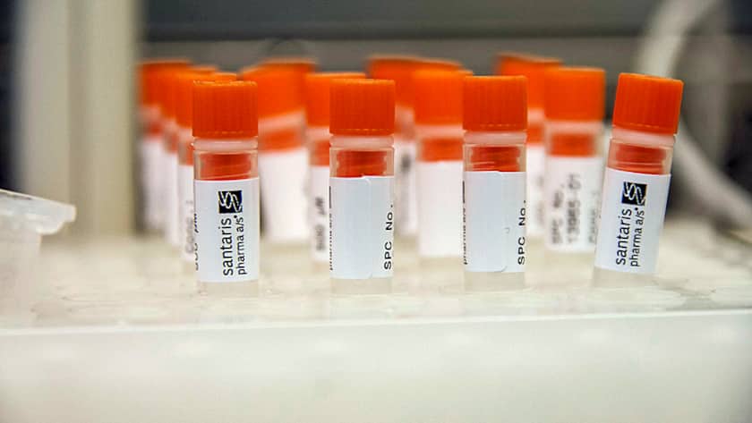 Ampullen in einem Pharma-Labor.