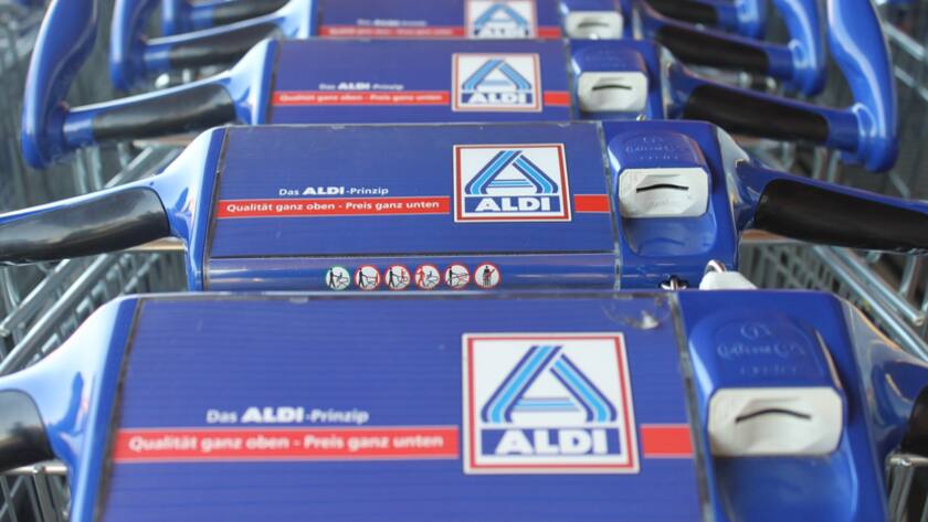 Einkaufswagen bei Aldi-Süd.