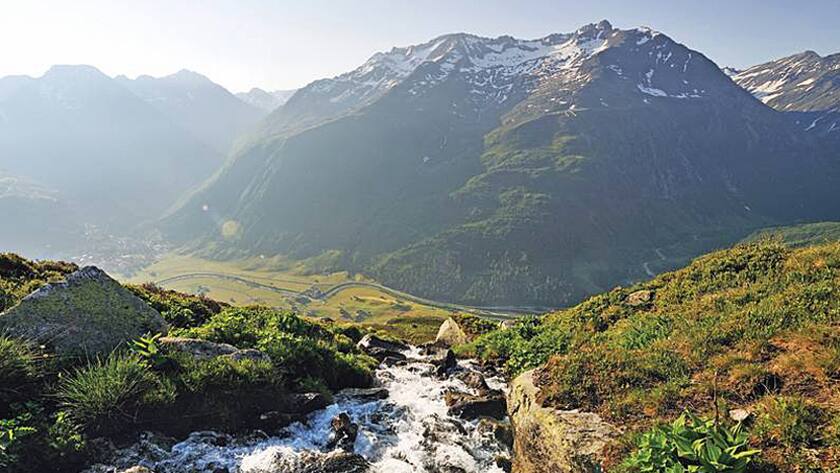 Blick auf das sommerliche Andermatt, wo Orascom ein Ferienresort baut.