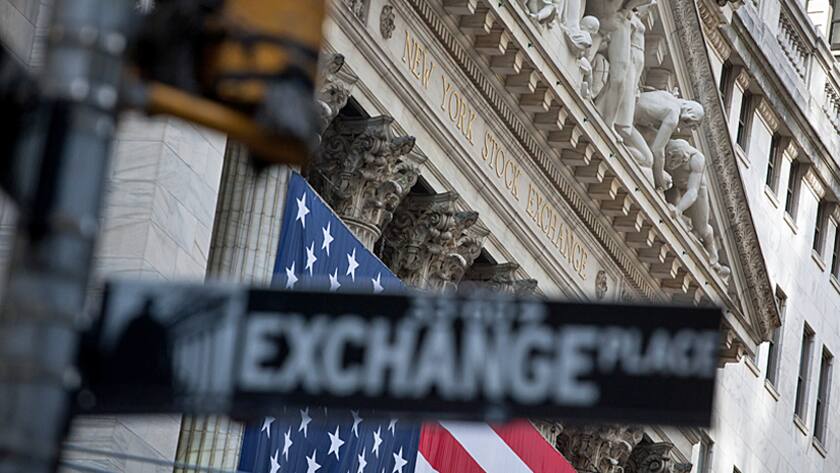 Wegweiser zur Börse in New York.