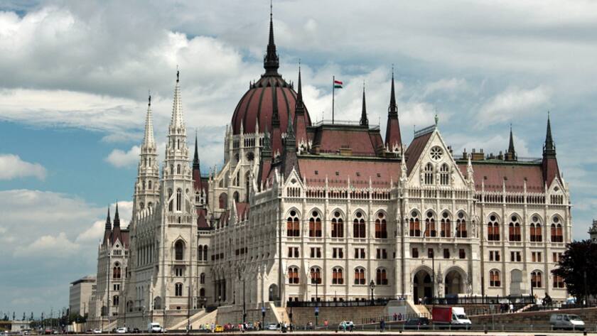 Der Sitz des ungarischen Parlaments in Budapest: Ein absoluter Prunkbau aus dem 19. Jahrhundert.