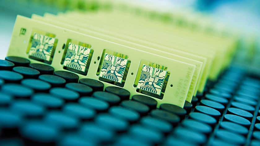 Kleine Computerchips von Cicor.