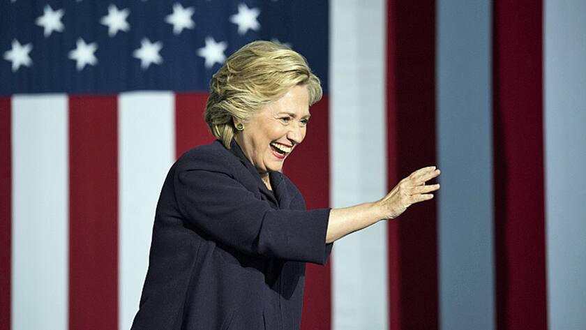 Hillary Clinton lässt sich von Anhängern feiern.