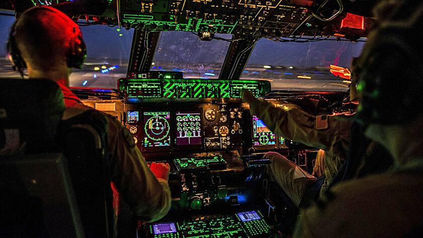 Piloten im Cockpit.