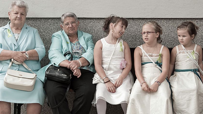 Je älter die Bewohner der Schweiz sind, desto weniger zuversichtlich blicken sie in ihre finanzielle Zukunft.