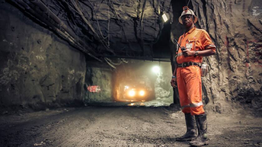 Eine Goldmine von Acacia Mining in Tansania, Afrika.