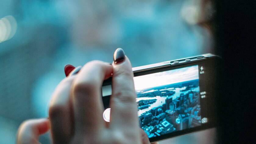 Das Smartphone ist begehrt. Die Abogebühren dazu können allerdings hoch sein.