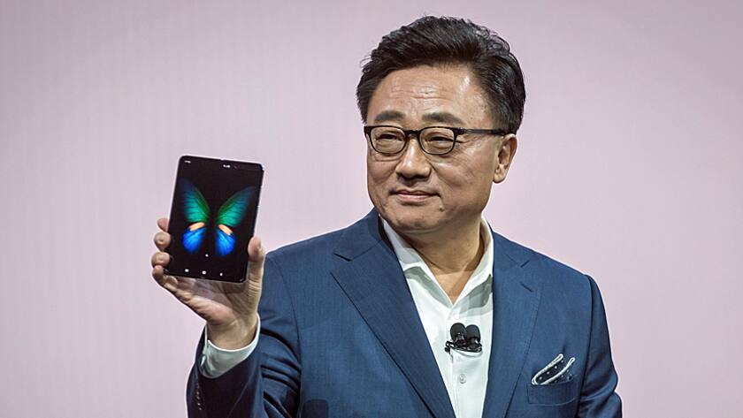 Samsung-Mobile-Chef DJ Koh präsentiert am Launch-Event in San Francisco das faltbare Smartphone Galaxy Fold (20.2.19).