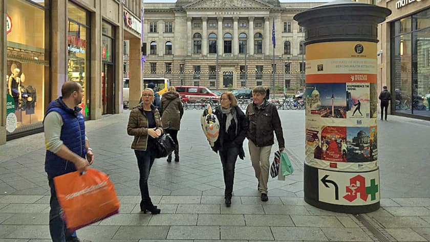 Nachmittägliche Shopper in der «Mall of Berlin».