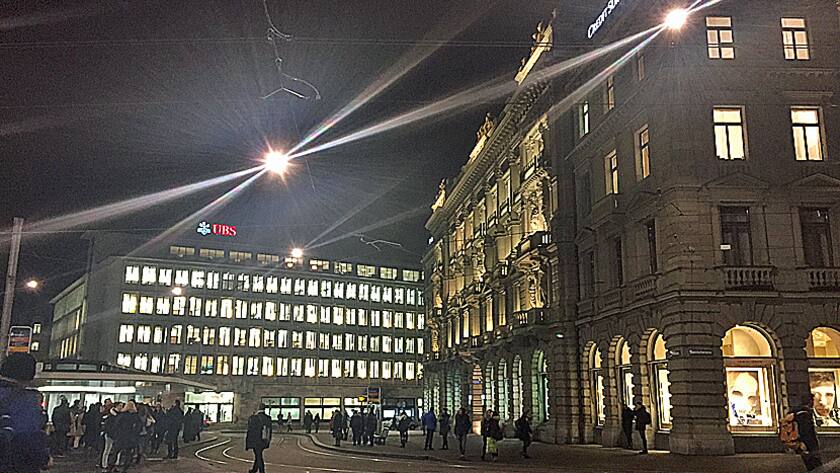 Paradeplatz in Zürich mit UBS und Credit Suisse.