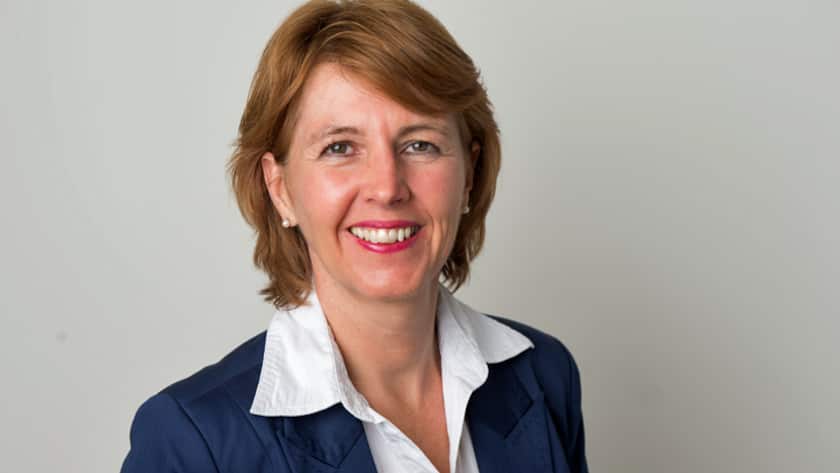 Regula Hunziker Benoist berät in Outplacement-Situationen über 50-Jährige bei der Stellensuche.