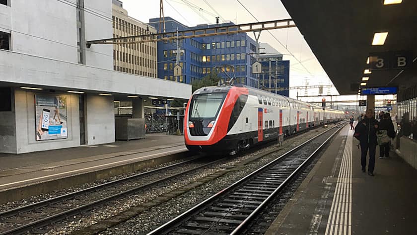 Zukunft der SBB-Schnellzüge: Eine Twindexx-Komposition von Bombardier auf Probefahrt im Bahnhof Altstetten.