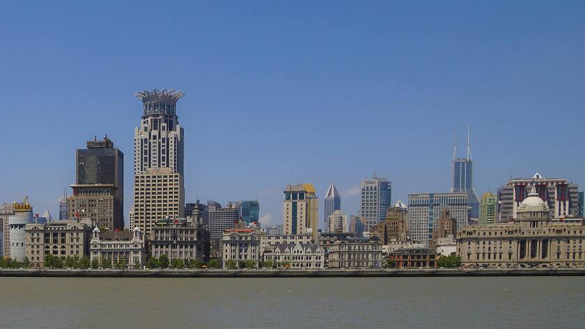 Die Ufer-Prachtstrasse «The Bund» in Schanghai mit Bauten aus der Kolonialzeit.