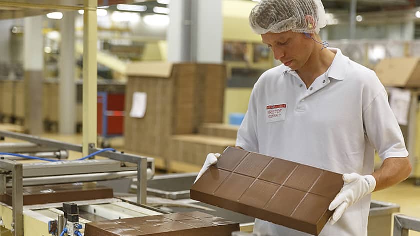 Produktion von Blockschokolade bei Barry Callebaut in Wieze, Belgien.